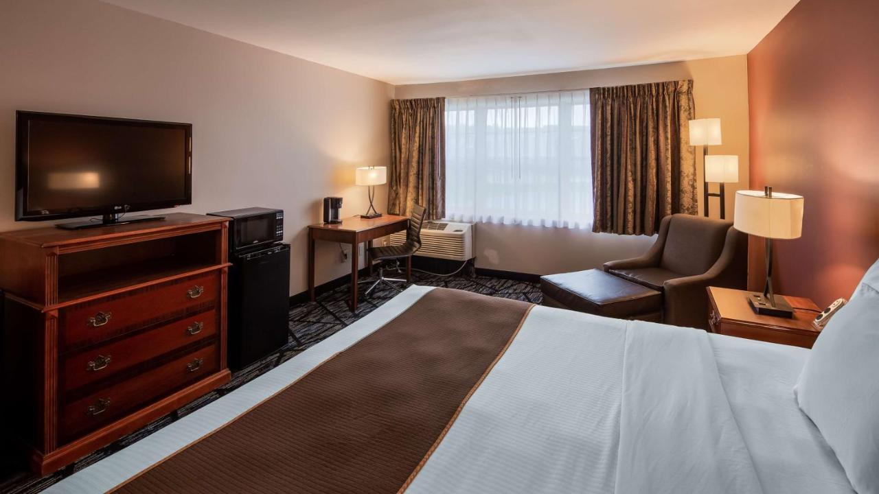 King Room - Disability Access at SureStay Plus Hotel by Best Western Auburn
