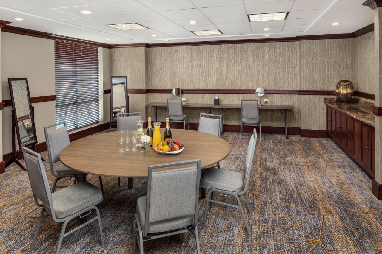 | Sheraton Duluth Hotel