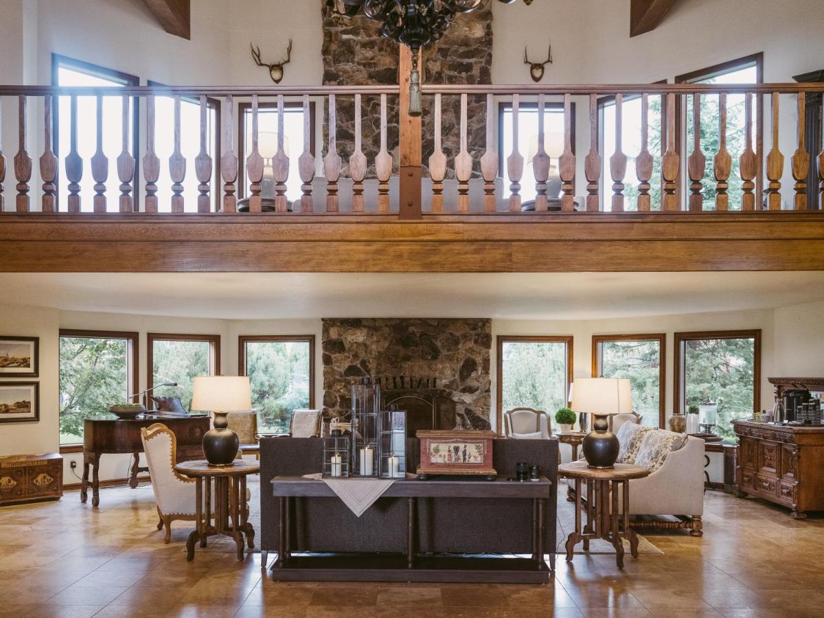 | Enzian Inn