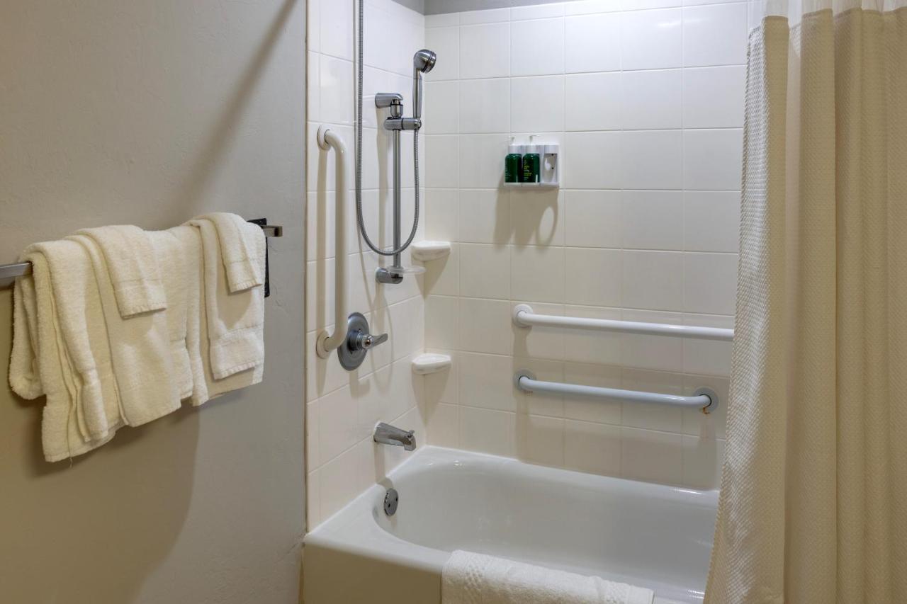 King Room with Sofa Bed at Courtyard by Marriott Oklahoma City North/Quail Springs