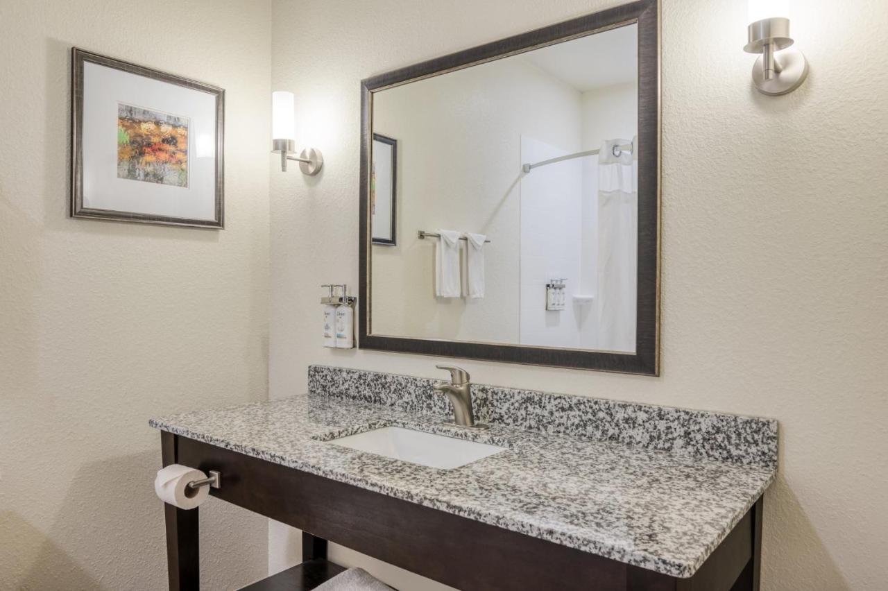 Queen Room with Two Queen Beds - Disability Access at Holiday Inn Express & Suites Edwardsville by IHG