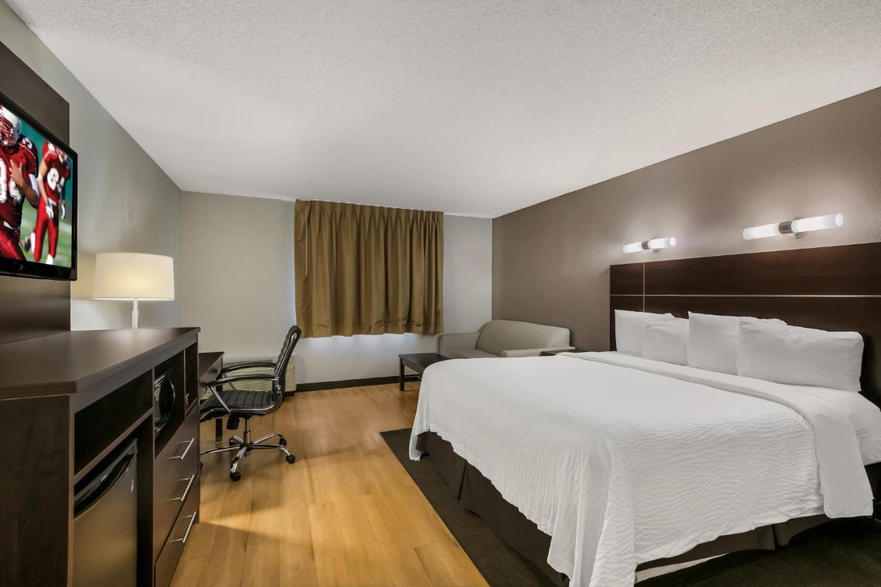 Deluxe King Room with Sleeper Sofa Disability Access Smoke Free at Red Roof Inn PLUS+ & Suites Knoxville West-Cedar Bluff
