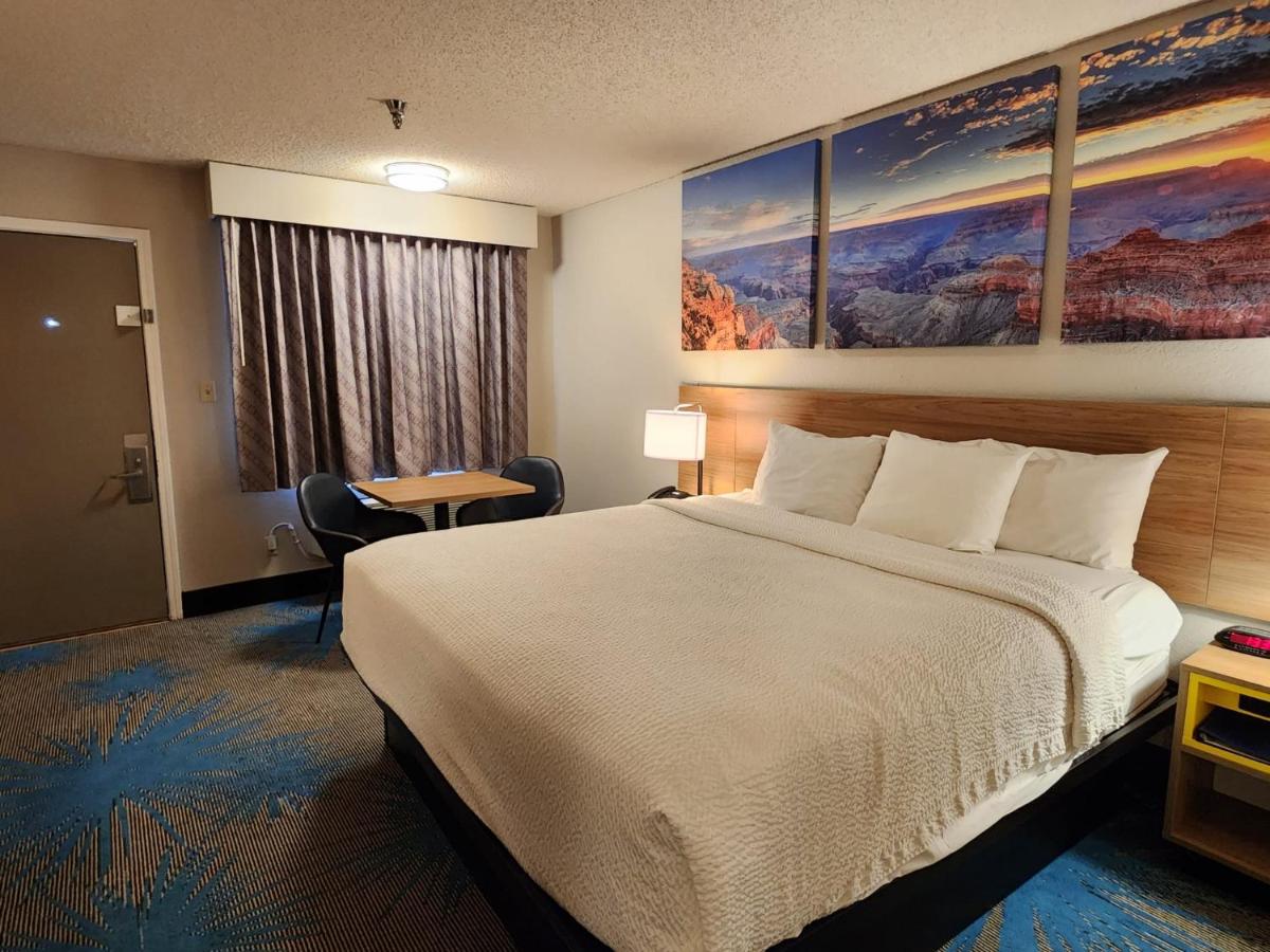King Room - Non-Smoking at Days Inn by Wyndham Tucumcari