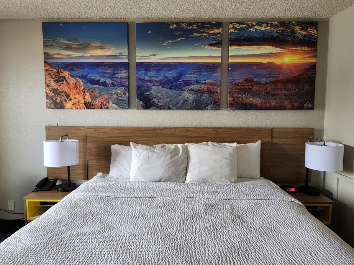 King Room - Non-Smoking at Days Inn by Wyndham Tucumcari