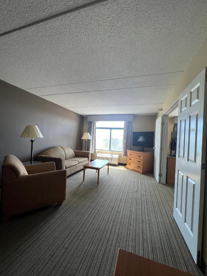 One-Bedroom King Suite - Non-Smoking at Wingate by Wyndham Coon Rapids