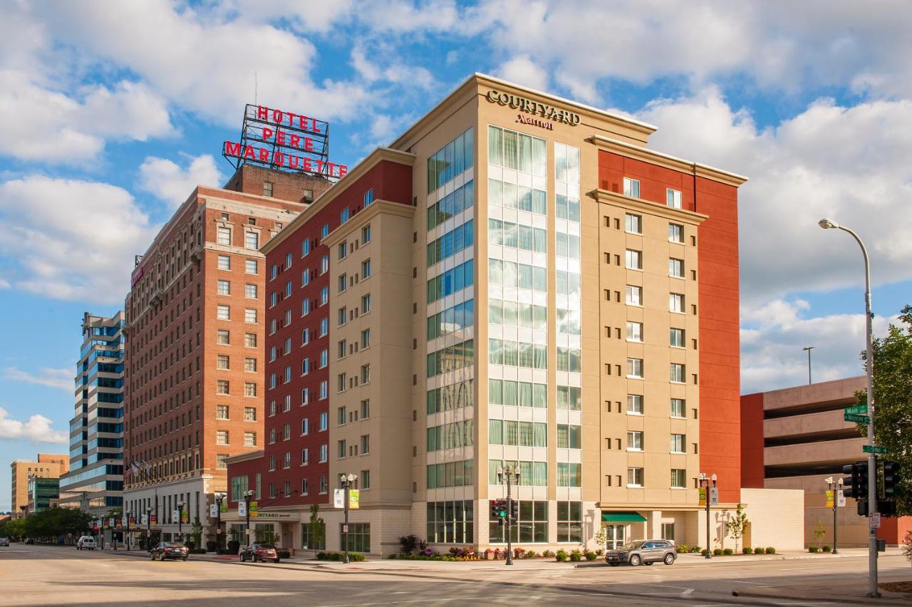 | Courtyard Peoria Downtown
