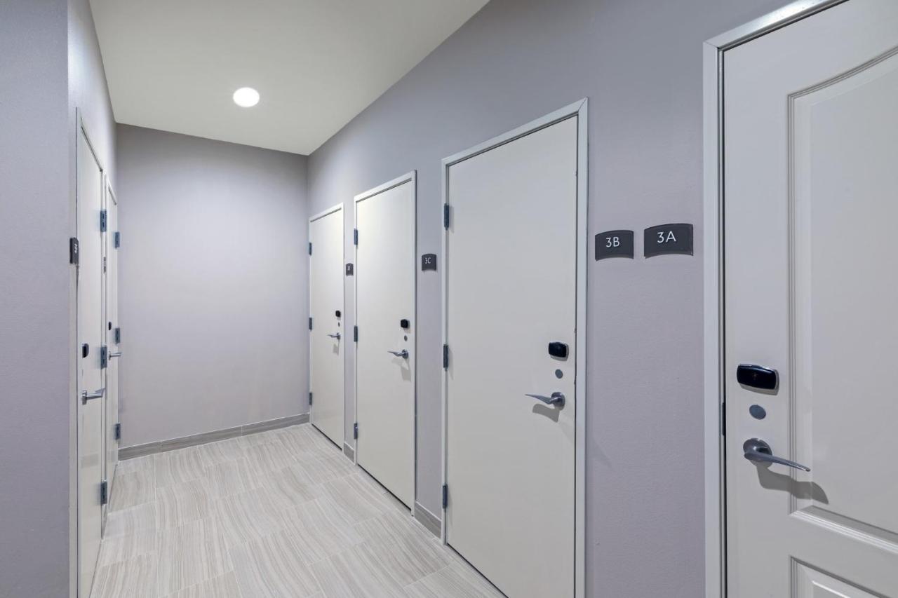 | Staybridge Suites IAH Airport East, an IHG Hotel