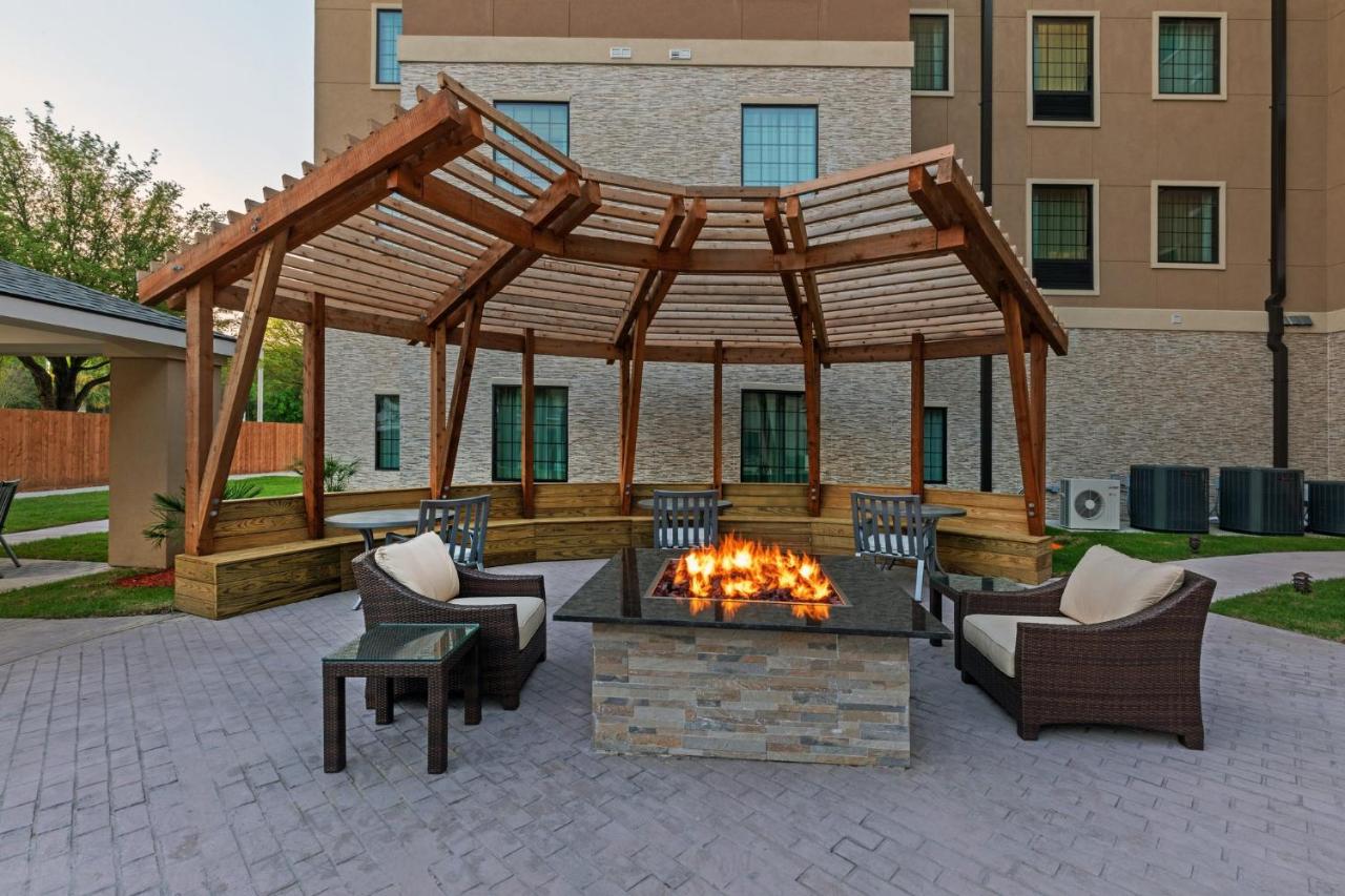 | Staybridge Suites IAH Airport East, an IHG Hotel
