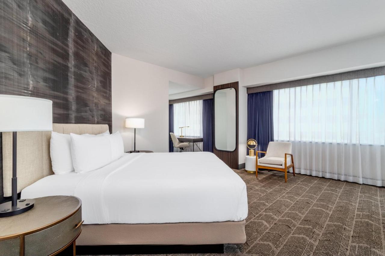 | Crowne Plaza Hotel Los Angeles Harbor, an IHG Hotel