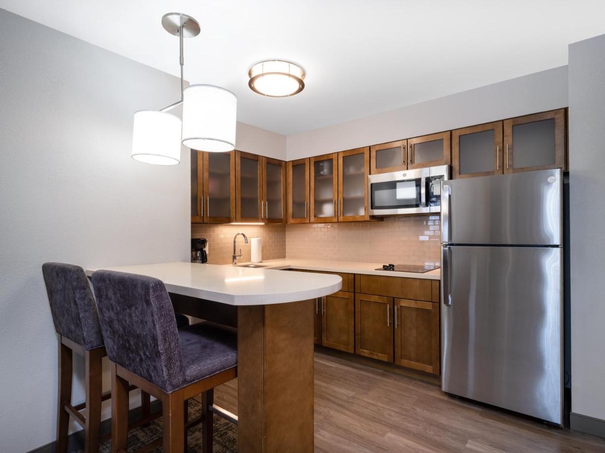 One-Bedroom Queen Suite - Hearing Accessible - Non-Smoking at Staybridge Suites Sioux City Southeast by IHG