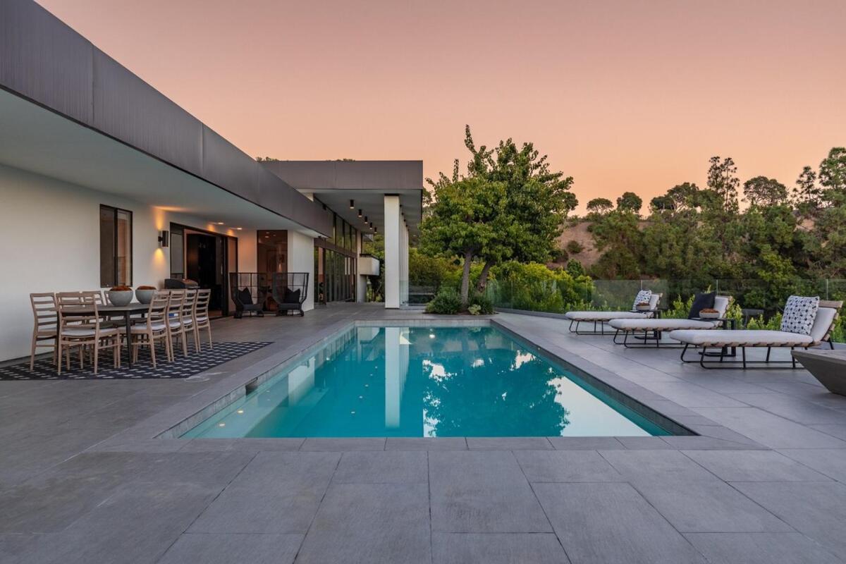  | Trousdale Tennis Modern Villa
