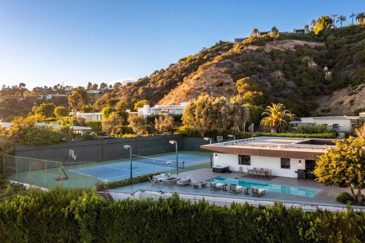  | Trousdale Tennis Modern Villa