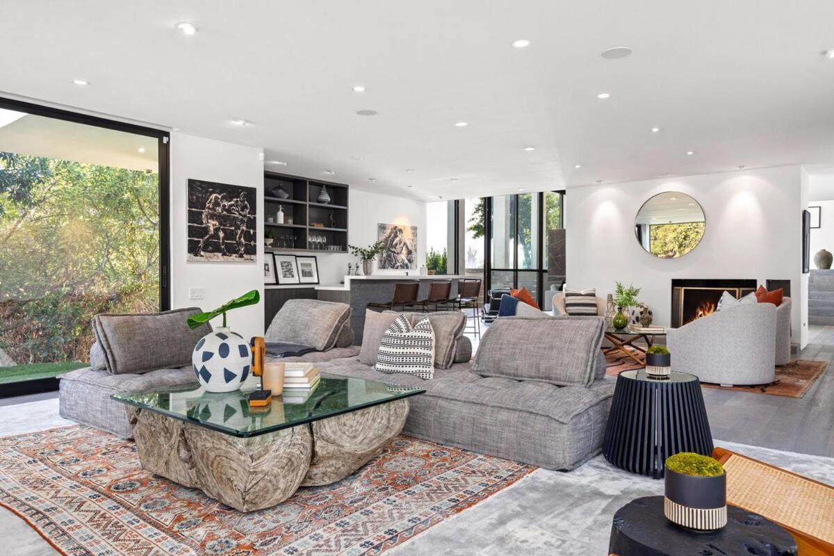  | Trousdale Tennis Modern Villa