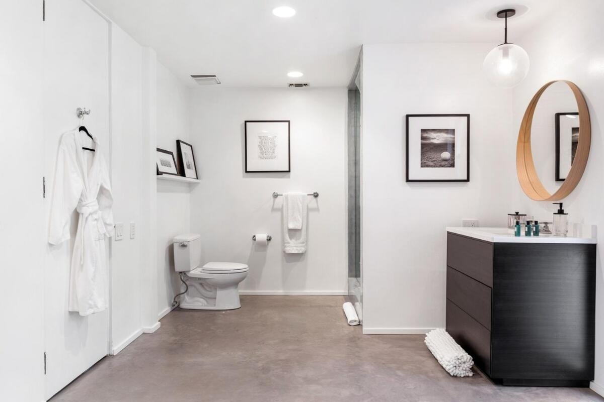  | Trousdale Tennis Modern Villa