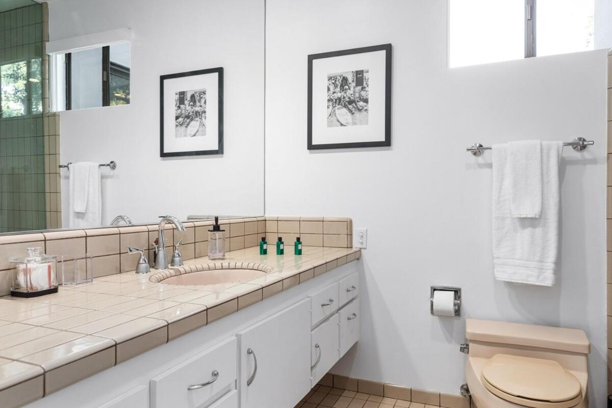  | Trousdale Tennis Modern Villa