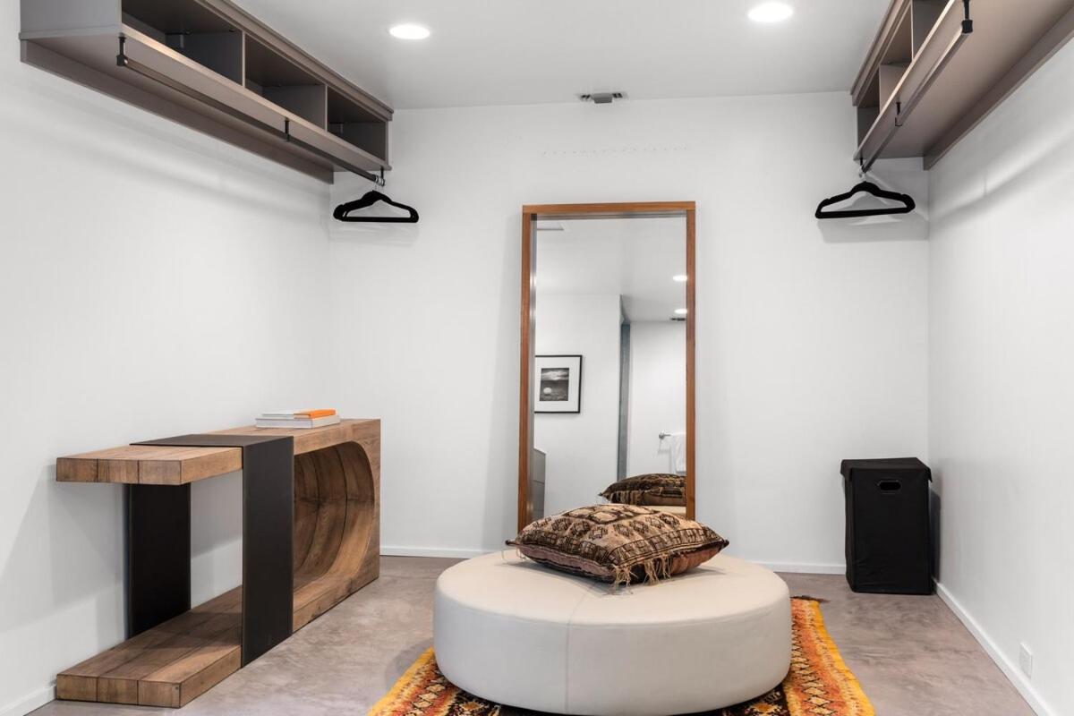  | Trousdale Tennis Modern Villa