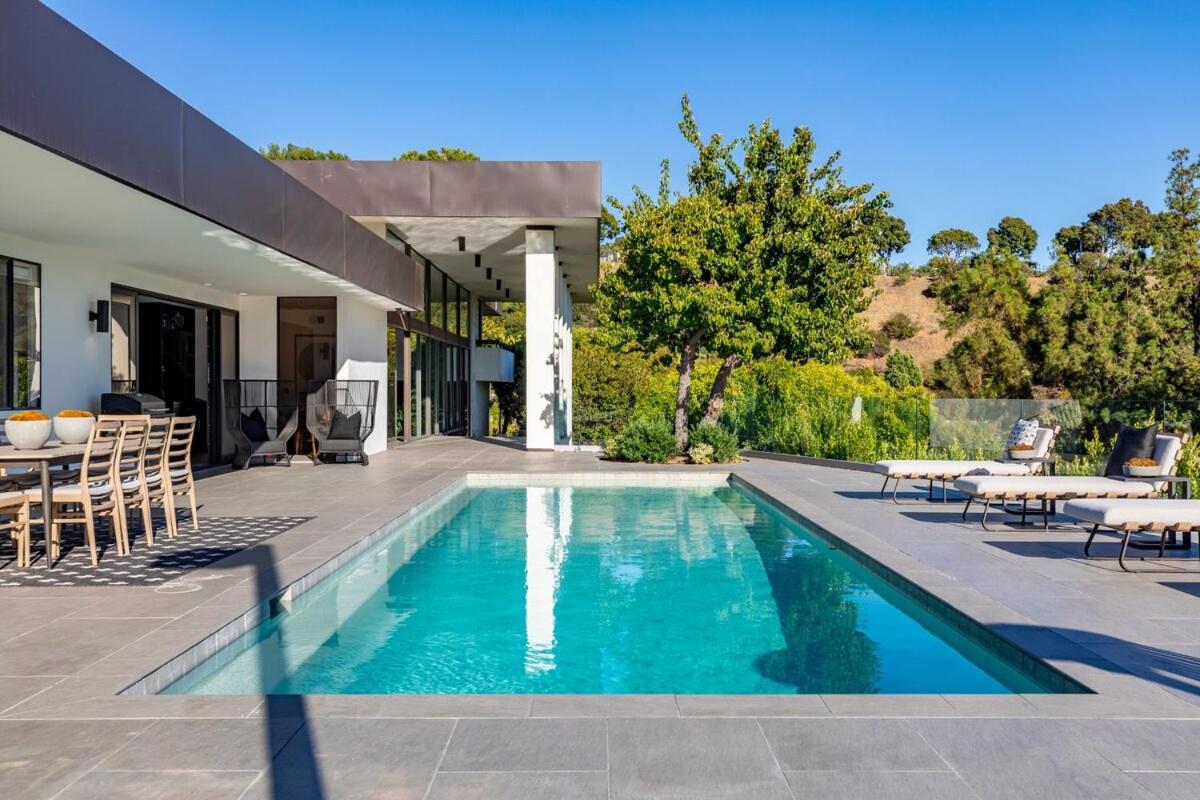  | Trousdale Tennis Modern Villa