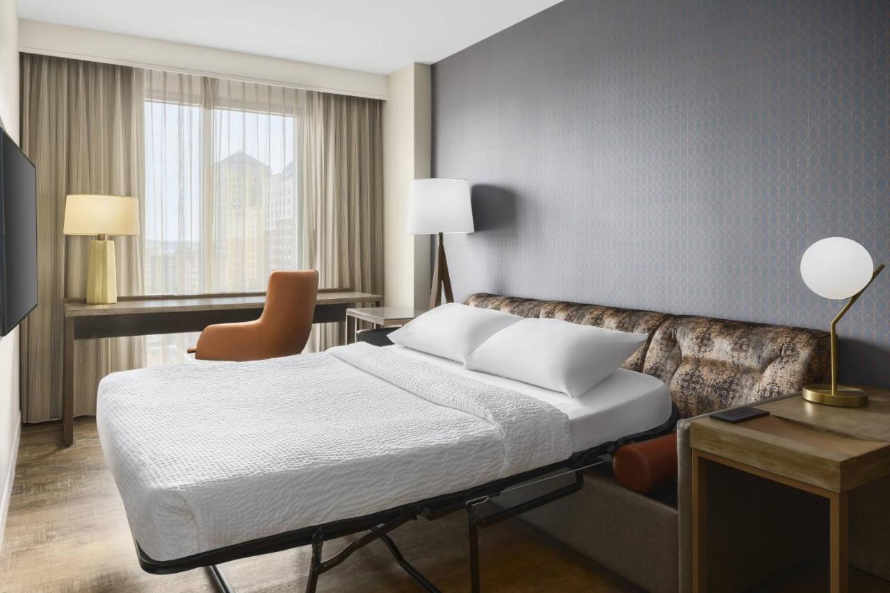 One-Bedroom Queen Suite with Sofa Bed at Courtyard by Marriott Austin Downtown/Convention Center