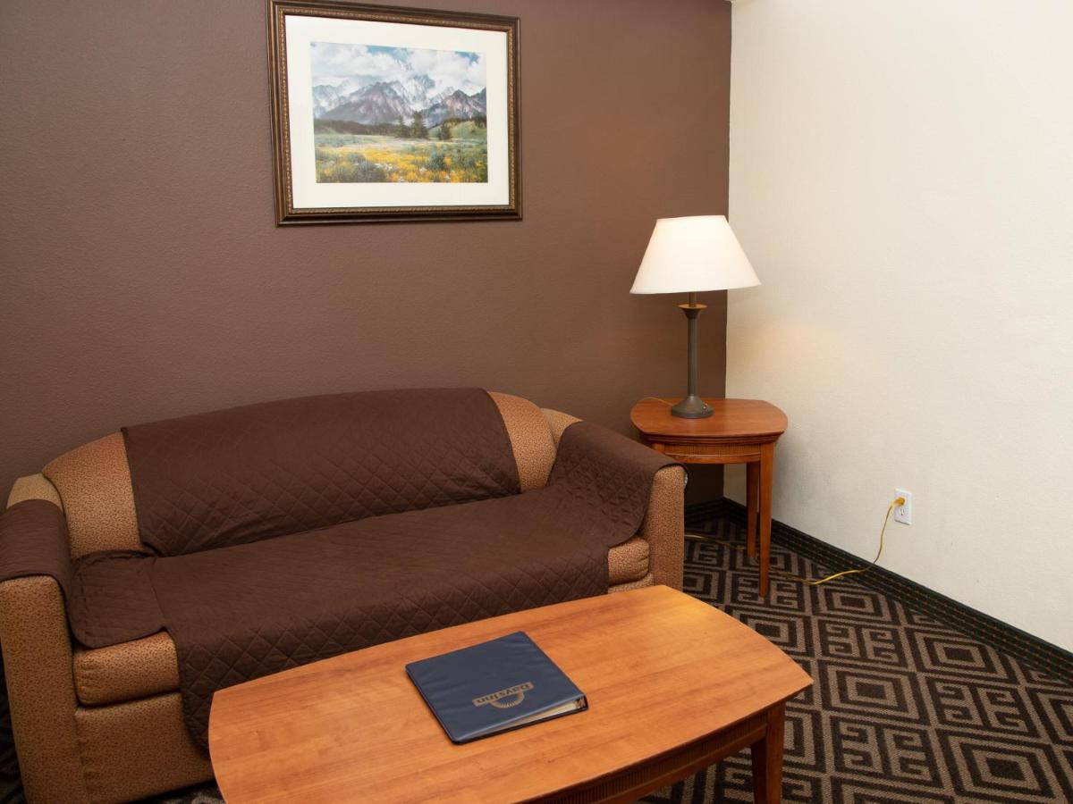 King Studio with Sofa Bed - Non Smoking at Days Inn by Wyndham Manitou Springs