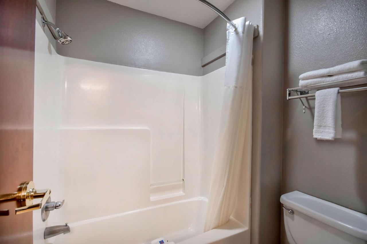 Deluxe Quadruple Room - Smoking at Motel 6-Abbeville, LA