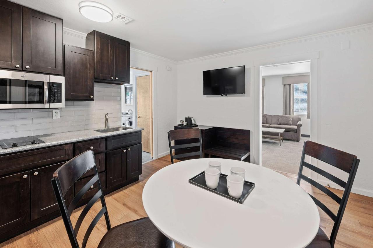  | Best Western Wesley Inn & Suites