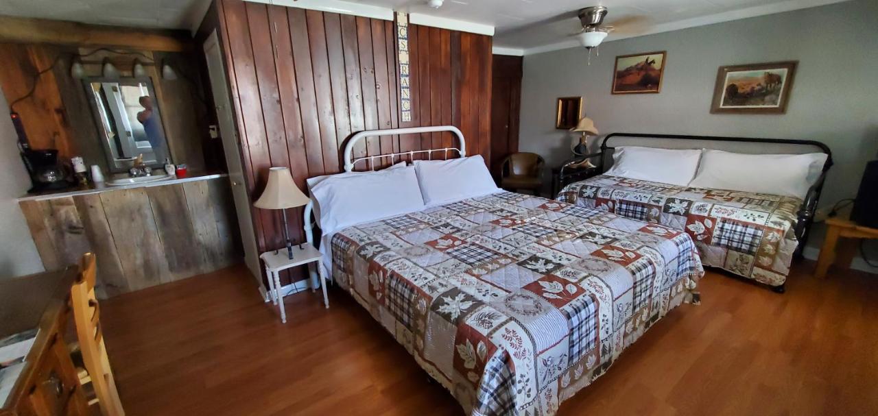 | Hikers Cimarron Inn & RV Park