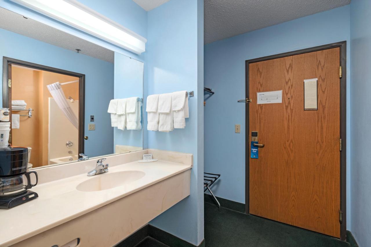 Double Room with Two Double Beds - Non-Smoking at Days Inn by Wyndham Battlefield Rd/Hwy 65