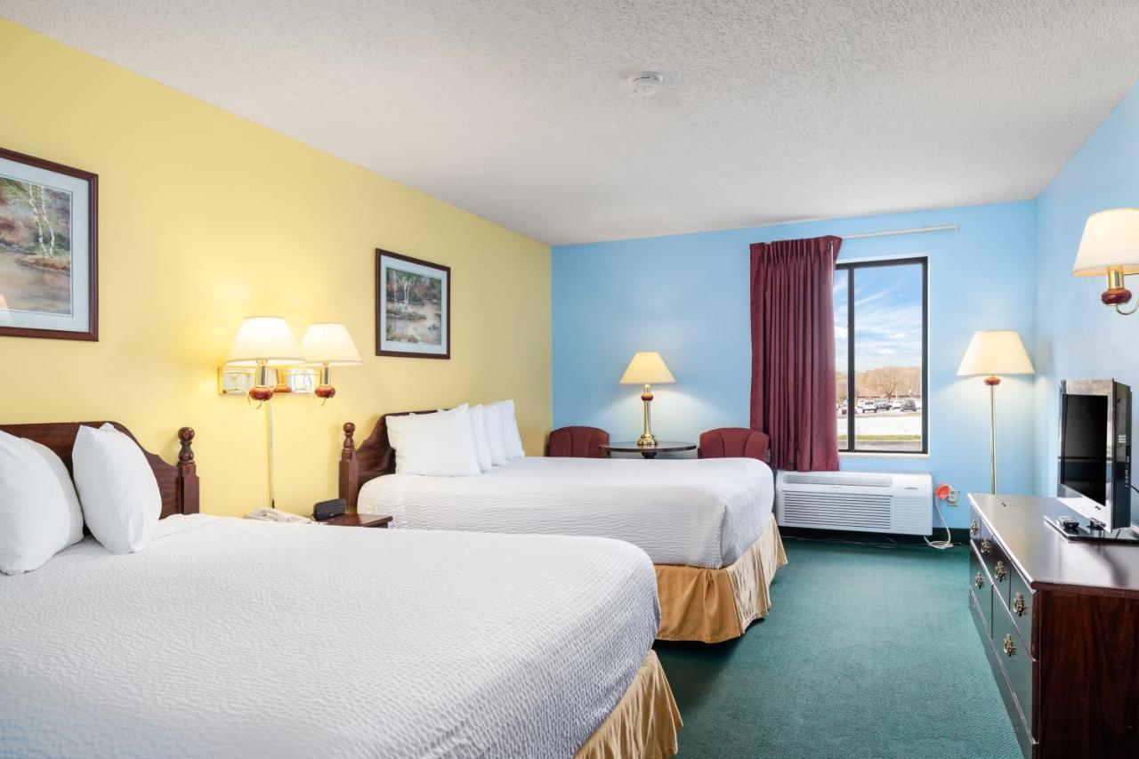 Double Room with Two Double Beds - Non-Smoking at Days Inn by Wyndham Battlefield Rd/Hwy 65