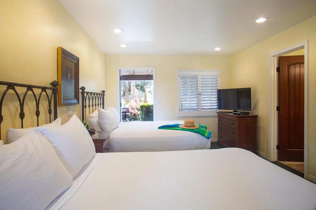 | Castillo Inn at the Beach