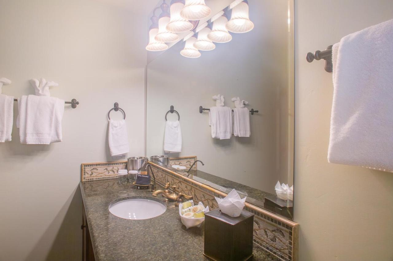 | Castillo Inn at the Beach