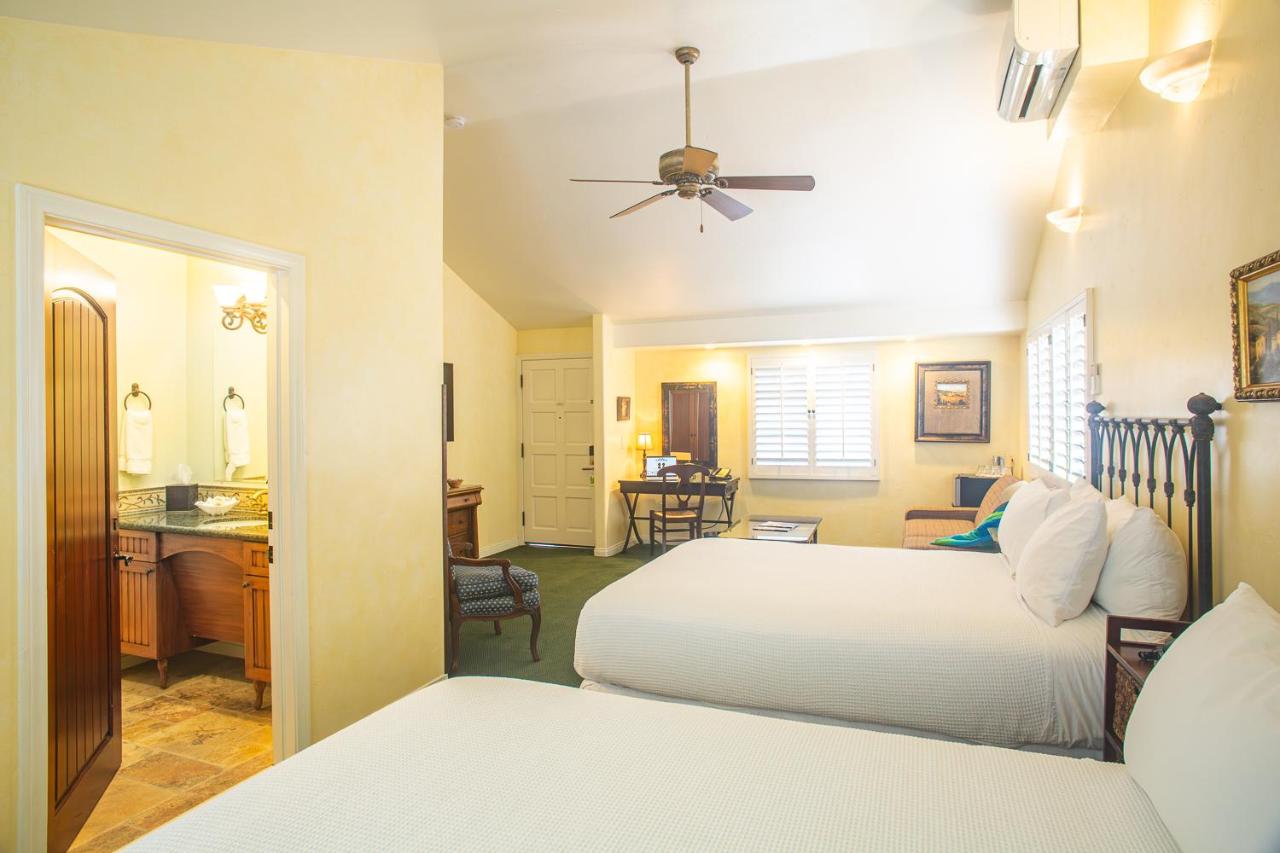 | Castillo Inn at the Beach