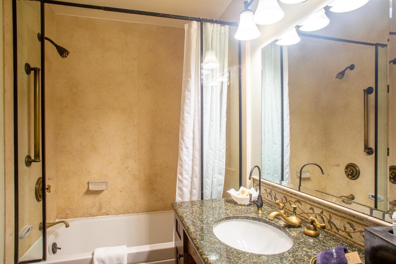 | Castillo Inn at the Beach