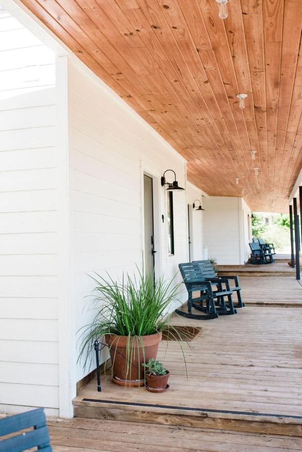  | Contigo Ranch
