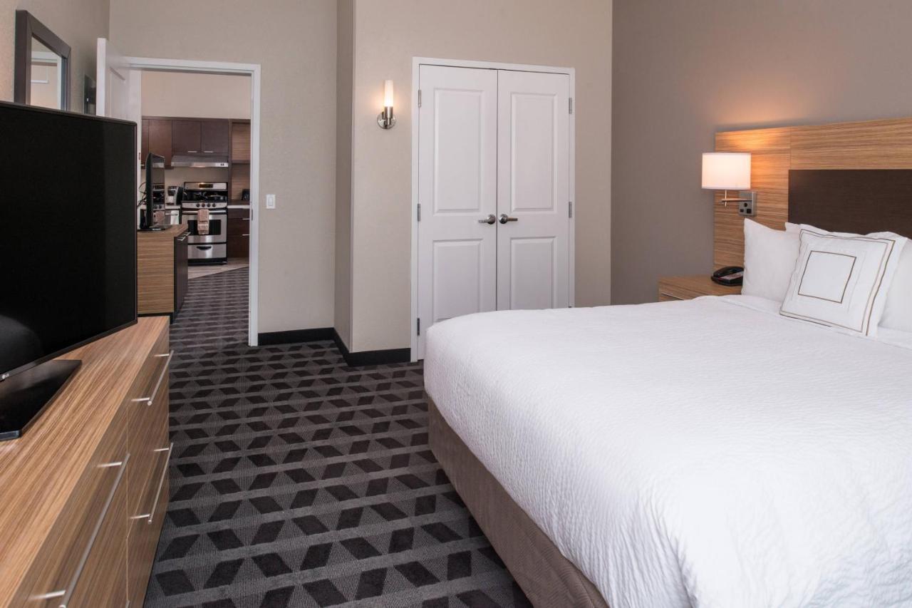 One-Bedroom Queen Suite with Sofa Bed and Mountain View at TownePlace Suites by Marriott San Bernardino Loma Linda