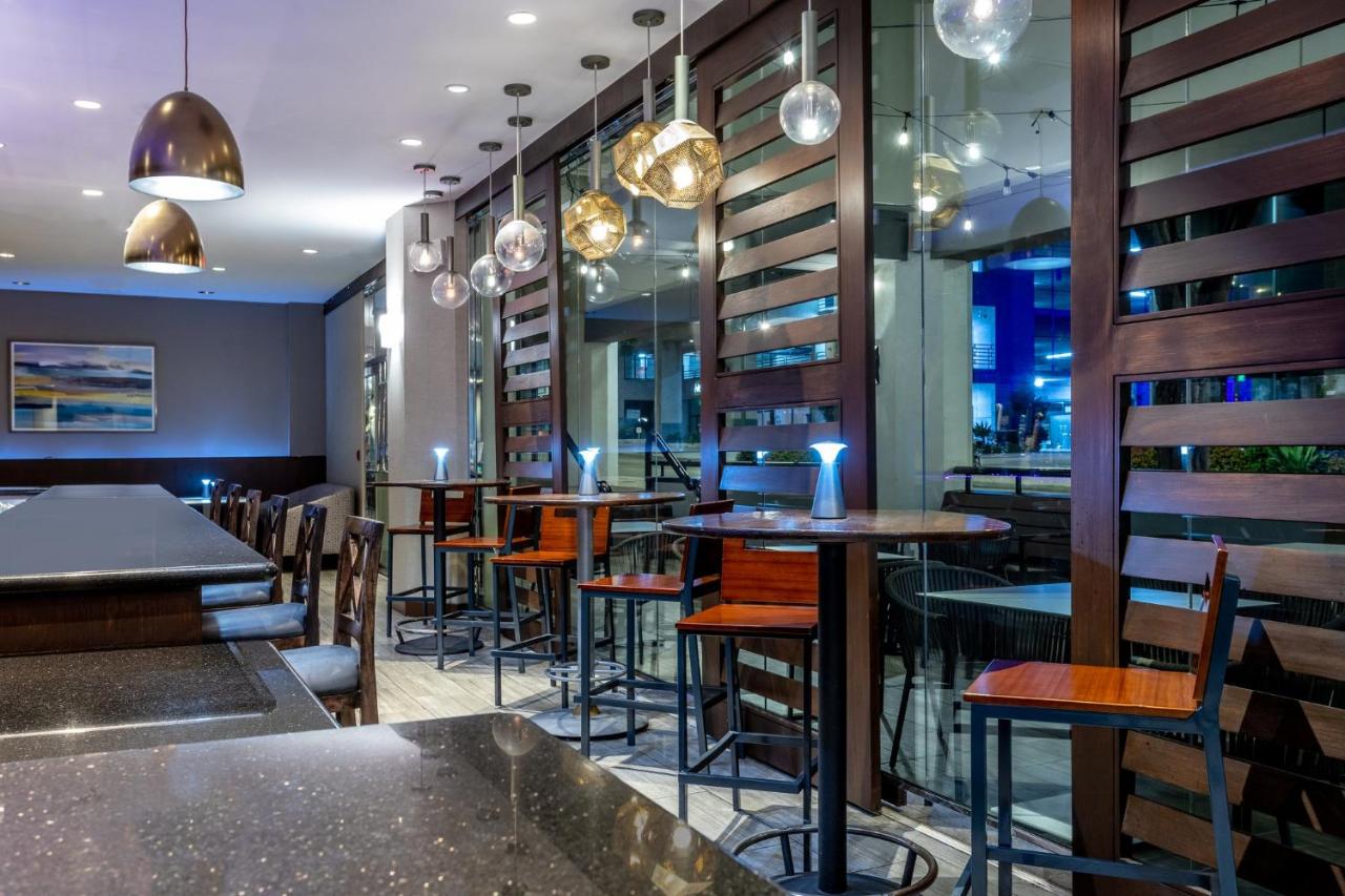 | Crowne Plaza Hotel Los Angeles Harbor, an IHG Hotel