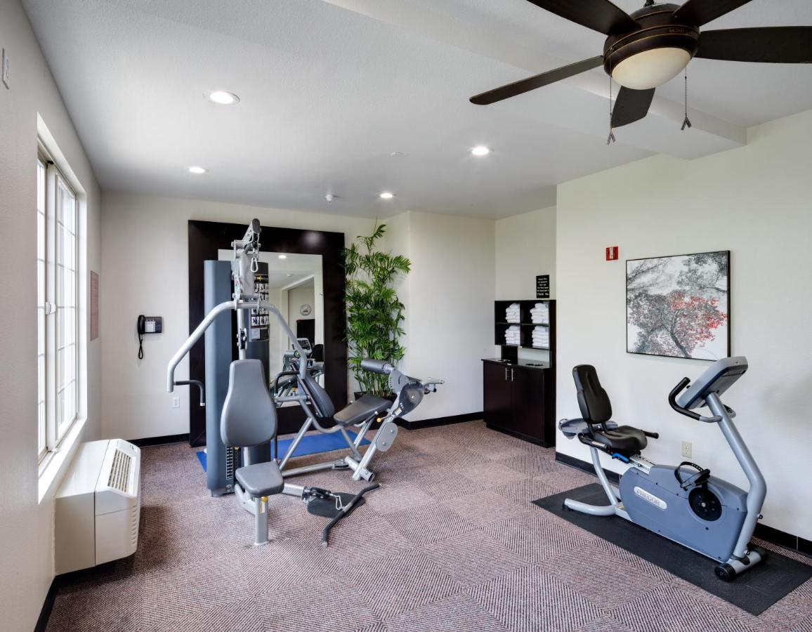 | Ayres Suites Mission Viejo