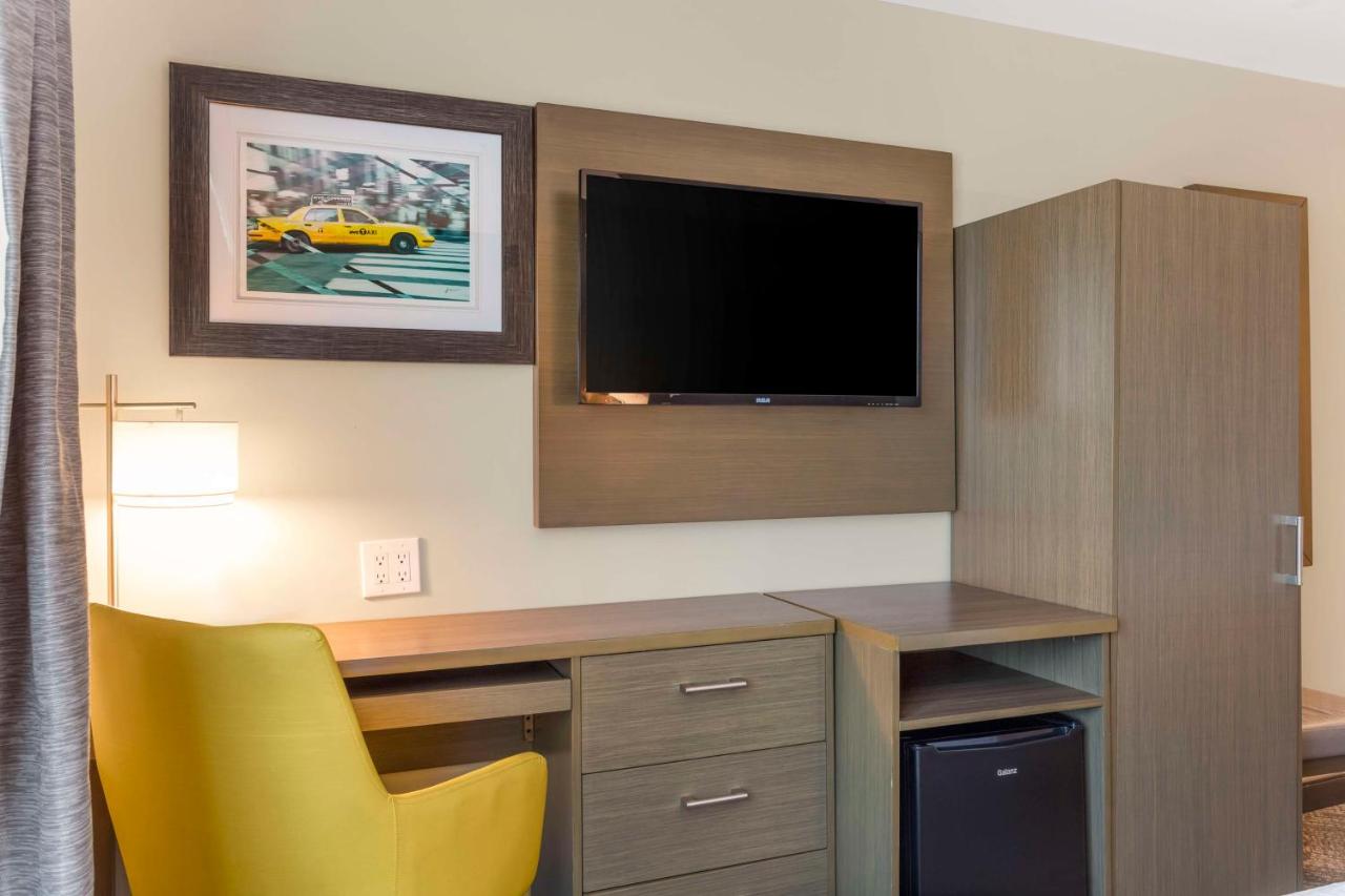 Double Room with Two Double Beds at Best Western Brooklyn-Coney Island Inn