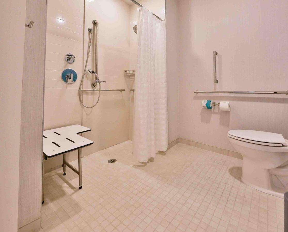 Queen Room - Disability Access at Hyatt Place West Palm Beach/Downtown