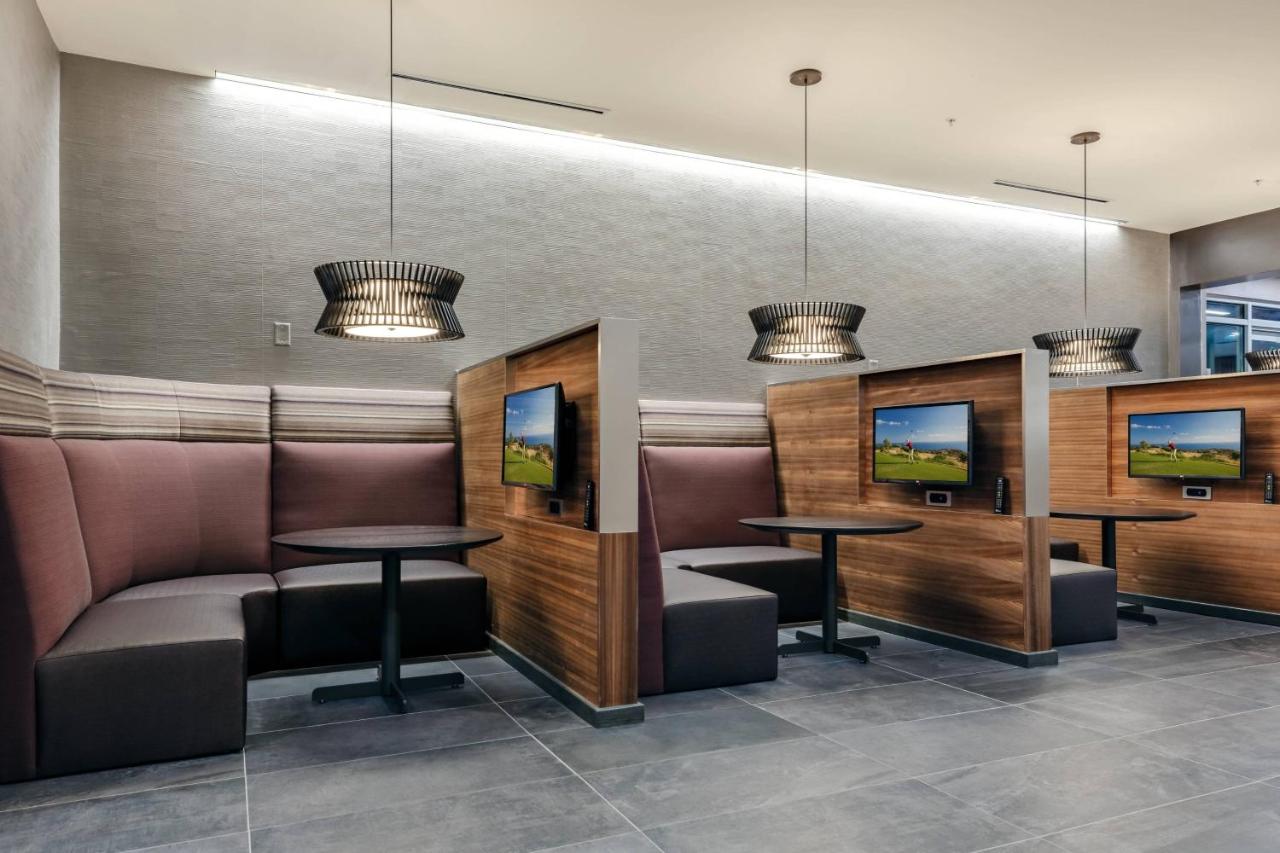 | Courtyard by Marriott Savannah Airport