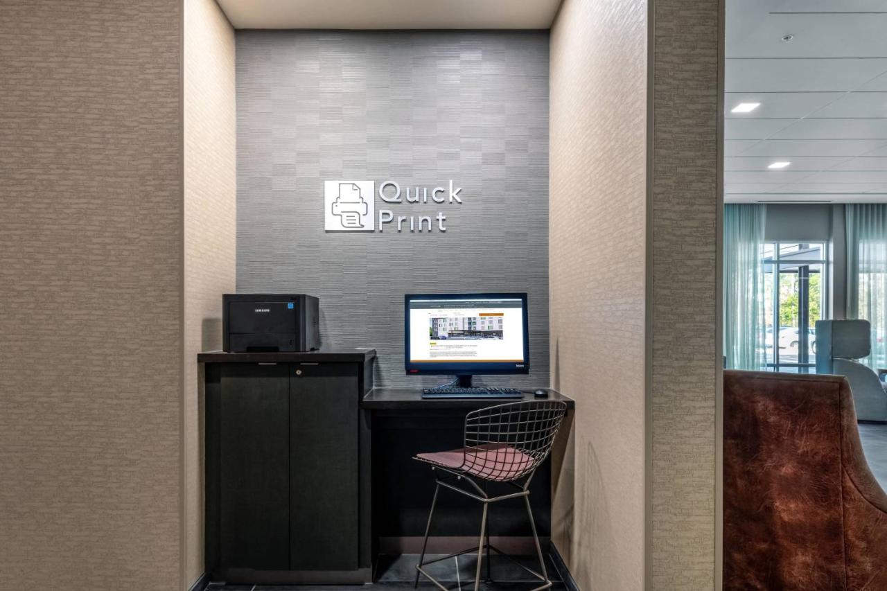 | Courtyard by Marriott Savannah Airport