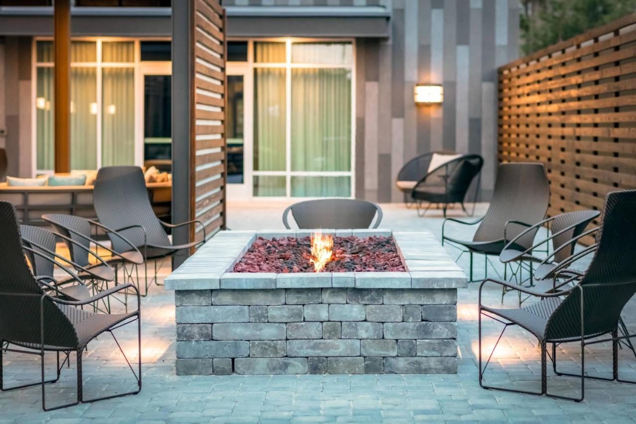 | Courtyard by Marriott Savannah Airport
