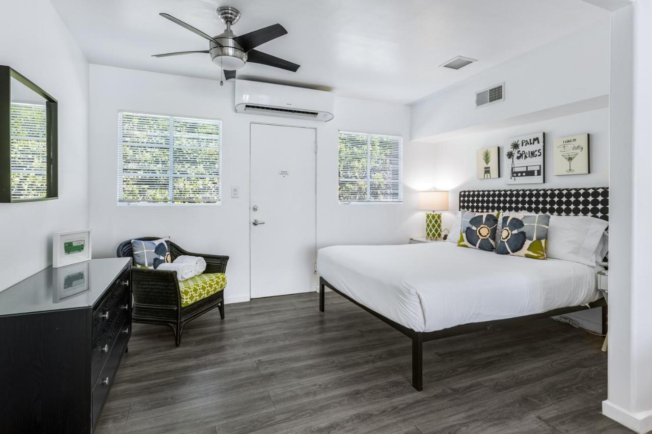 Deluxe Double Room at The Three Fifty Hotel