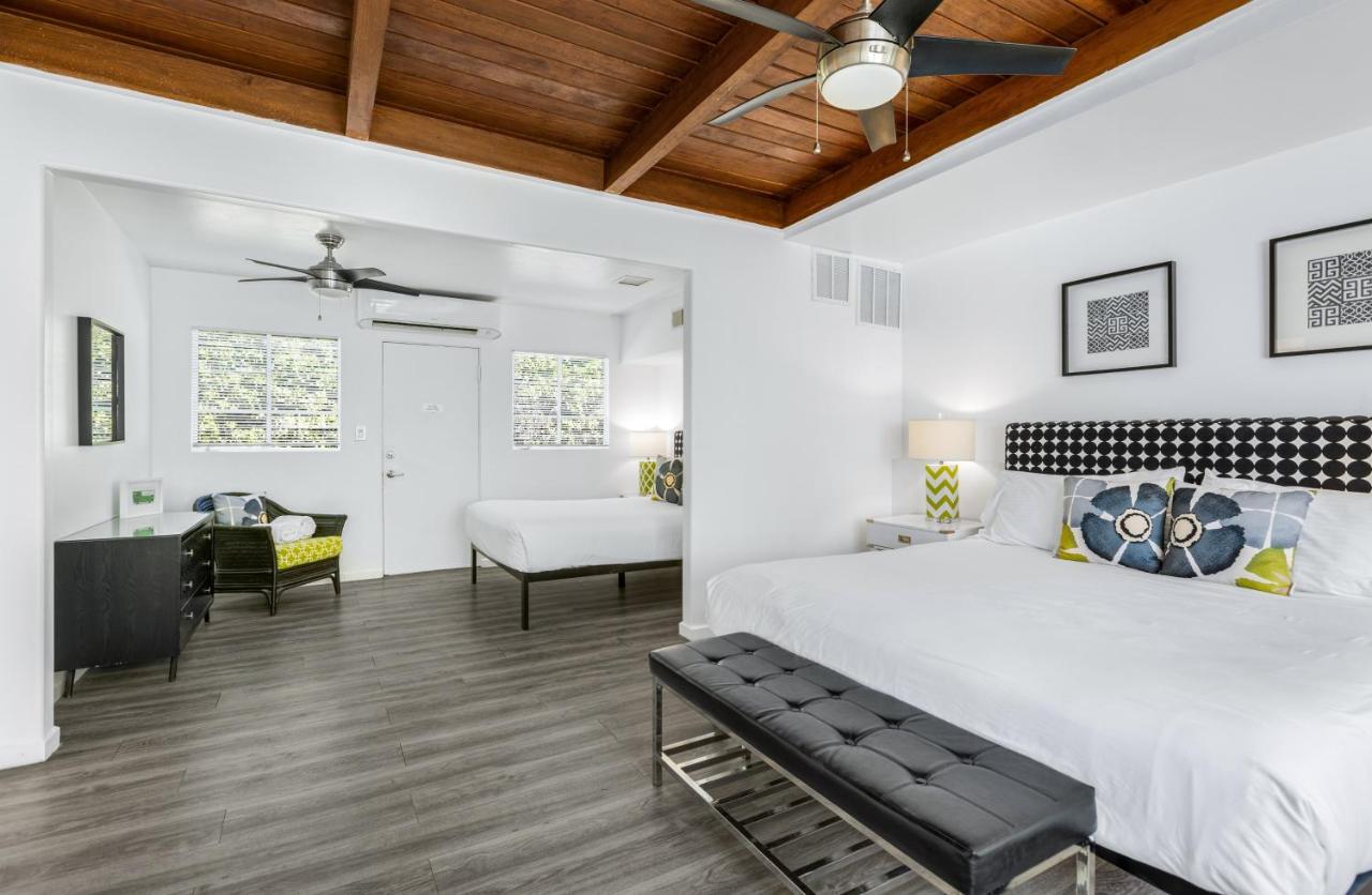 Deluxe Double Room at The Three Fifty Hotel