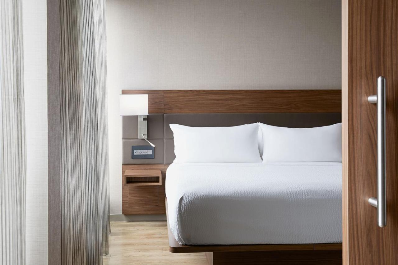 | AC Hotel by Marriott Bloomington Mall of America