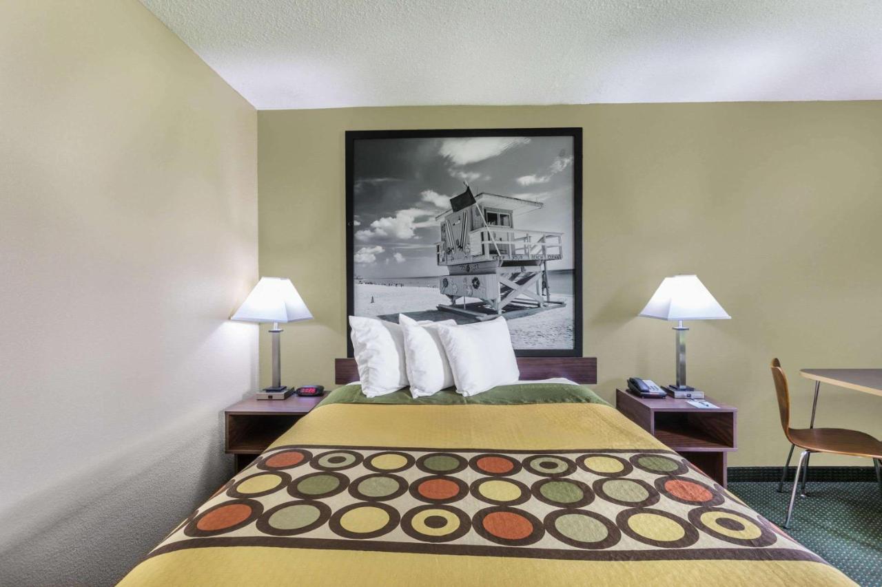 | Super 8 by Wyndham Ocala I-75