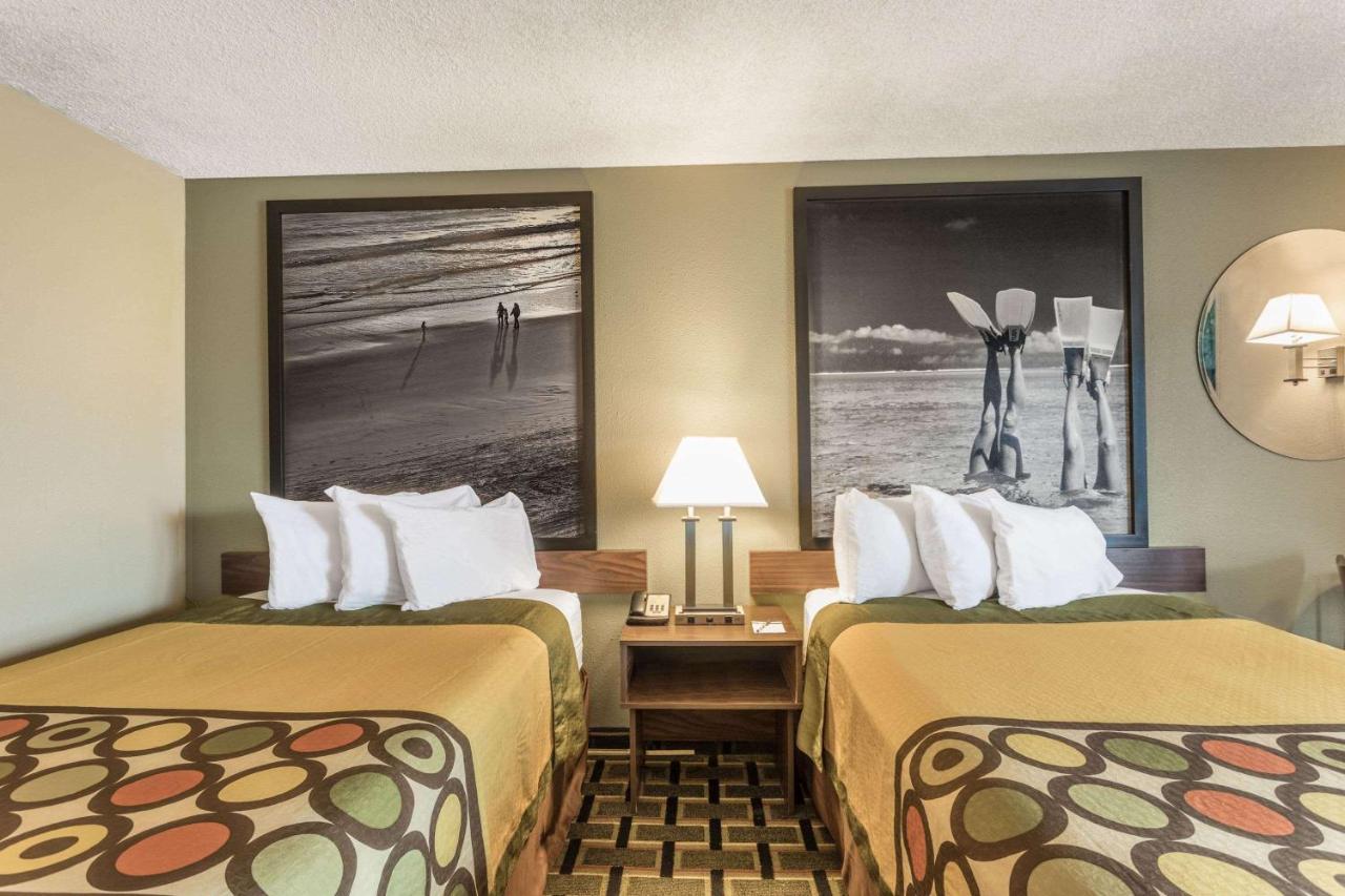 | Super 8 by Wyndham Ocala I-75