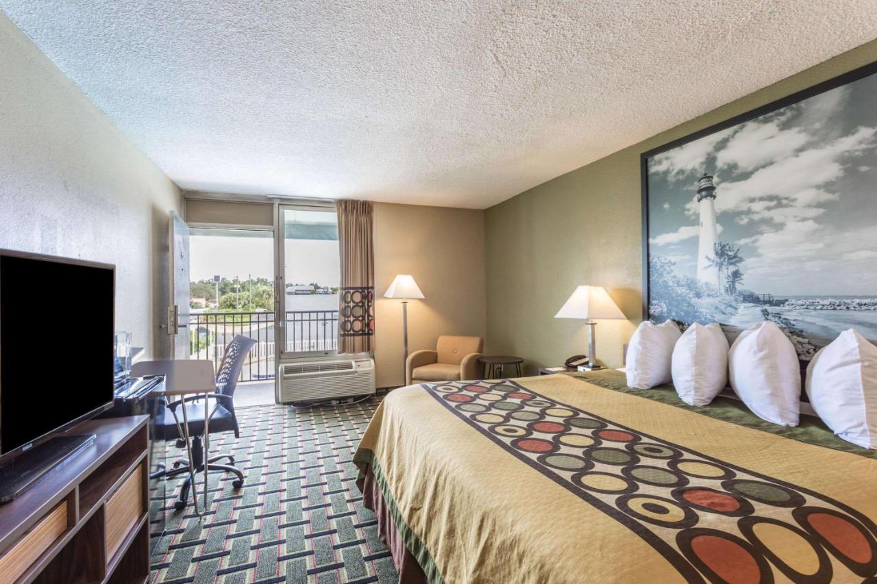 | Super 8 by Wyndham Ocala I-75