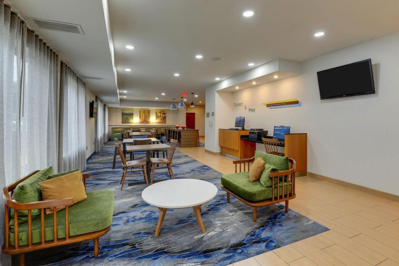 | Fairfield Inn & Suites by Marriott Fort Worth I-30 West Near NAS JRB