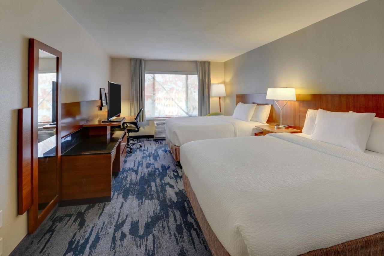 | Fairfield Inn & Suites by Marriott Fort Worth I-30 West Near NAS JRB
