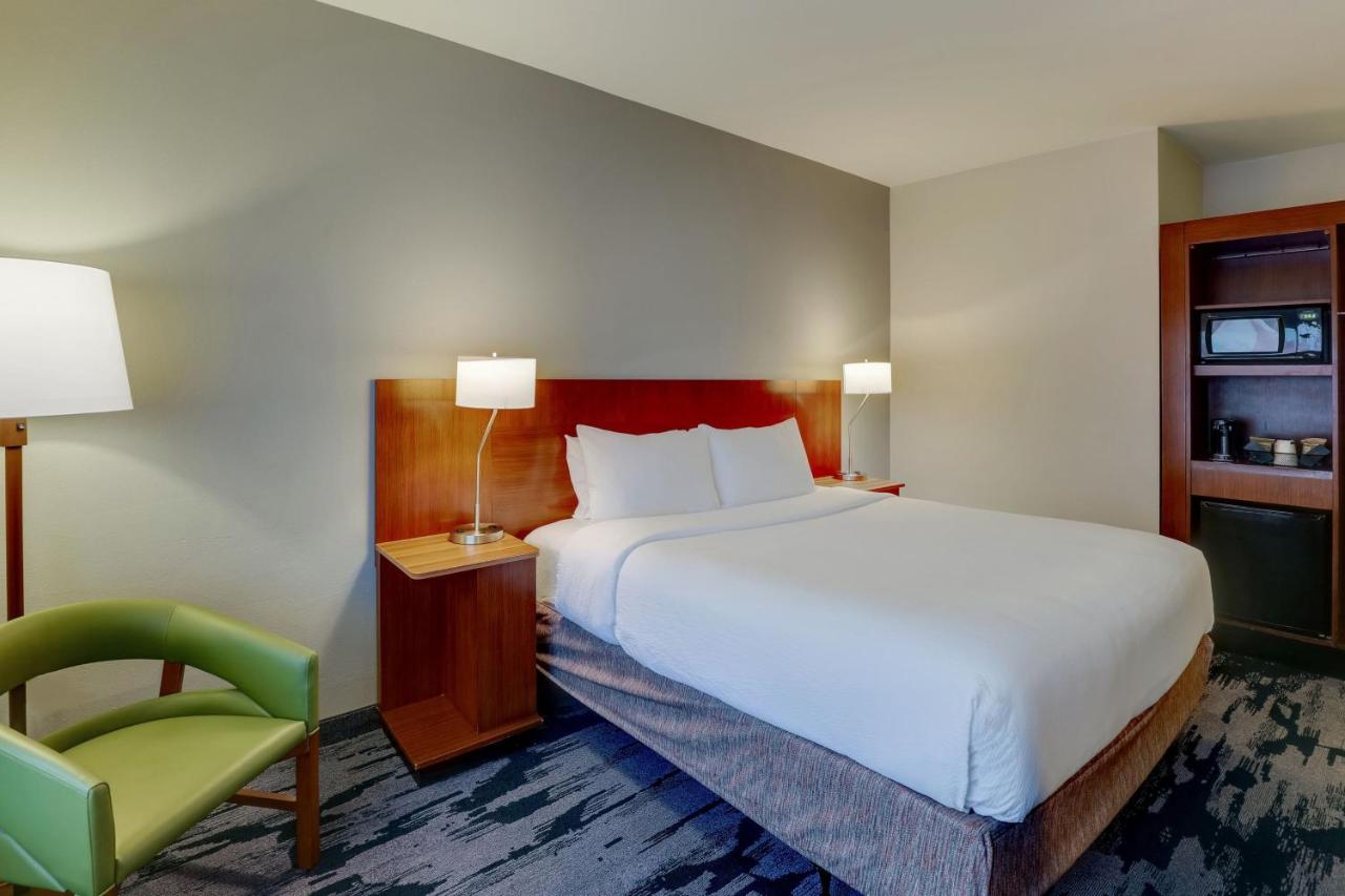 | Fairfield Inn & Suites by Marriott Fort Worth I-30 West Near NAS JRB